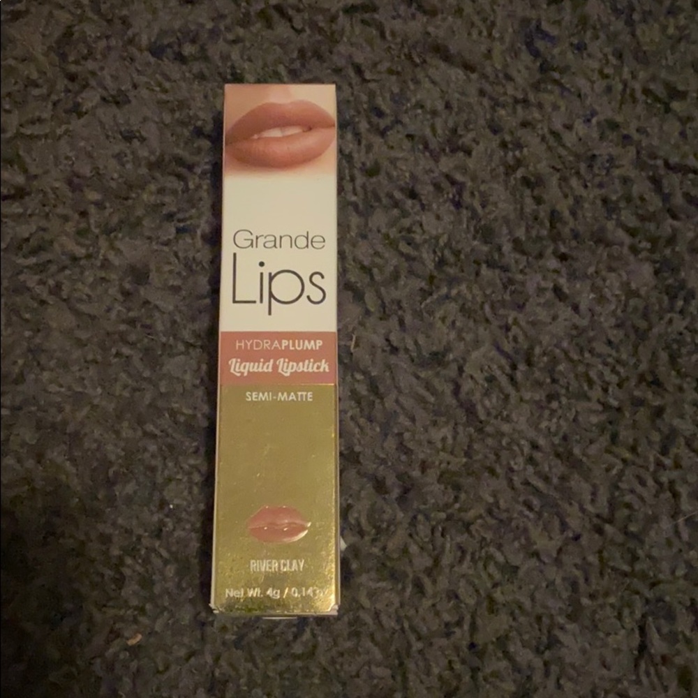 Grande lips